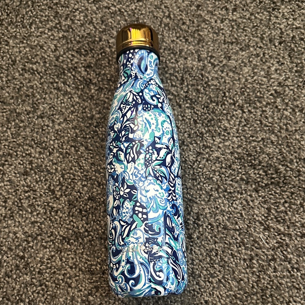 Limited Edition Lilly Pulitzer x S'well Blue and White Floral Water Bottle - Picture 3 of 3